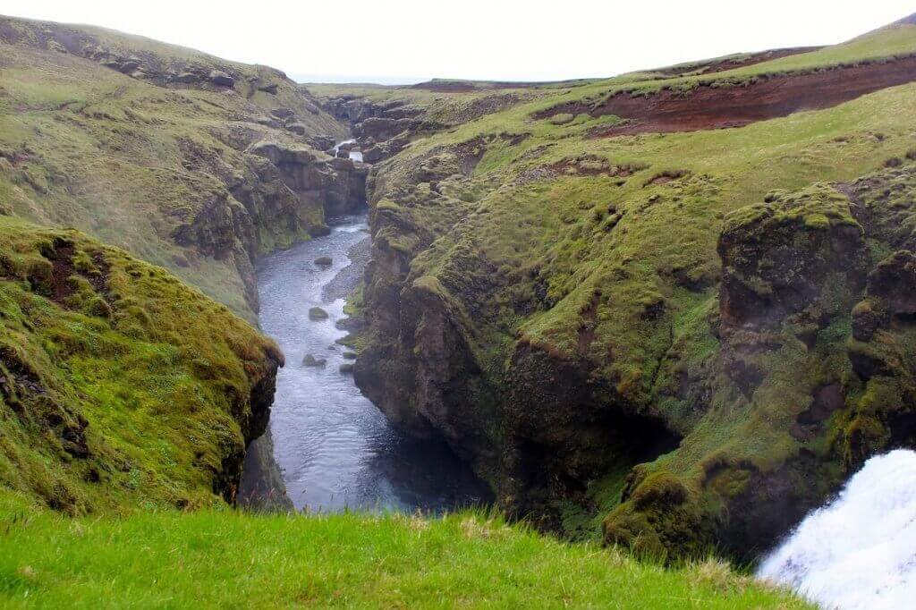 island-unterkunft-buchen-rundreise-skogafoss