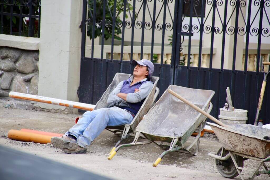 relax-cuenca-ecuador-stadtbild-fotoreise-fotourlaub-einheimische-stadtleben-urlaub-reise-südamerika-anden