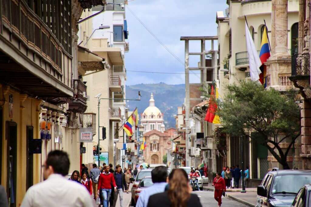 urlaubsfieber-ecuador-cuenca-reisebüro-reiseberatung-reiseveranstalter-sicher-reisen-süd-amerika-stadtrundgang-organisieren