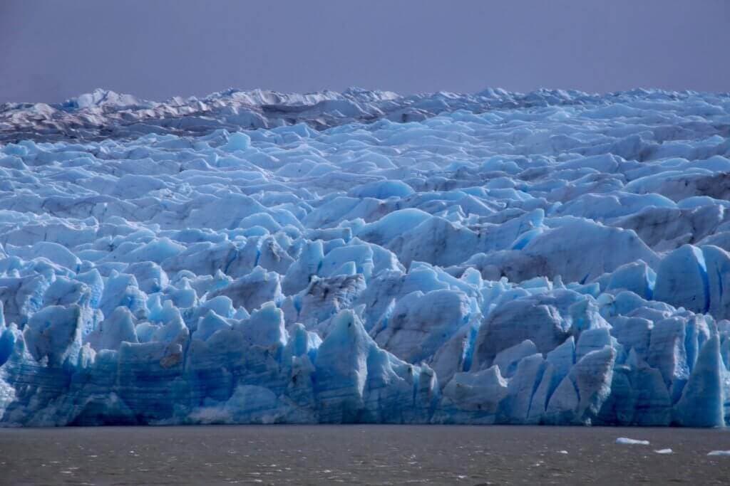 gletscher-eisberge-chile-rundreise-massgeschneidert-individualreise-aktivurlaub-reise-chile-urlaub-patagonien-torres-de-paine-hiking