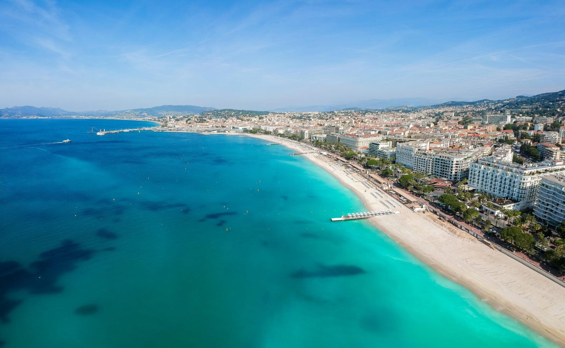 luxus-panorama-croisette-beach-explora-journeys-cruises-italien-frankreich-urlaub-reisen-luxus-kreuzfahrt-frankreich-cannes