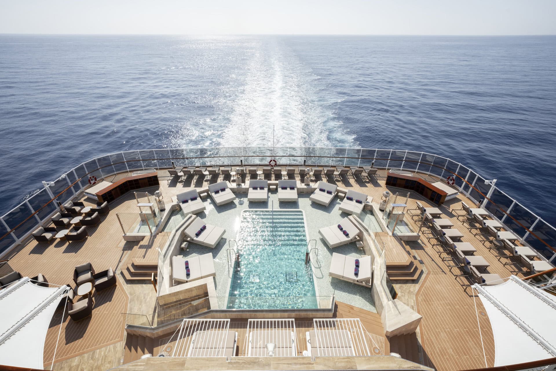 luxus-pool-explora-journeys-cruise-schiff-kreuzfahrt-heck