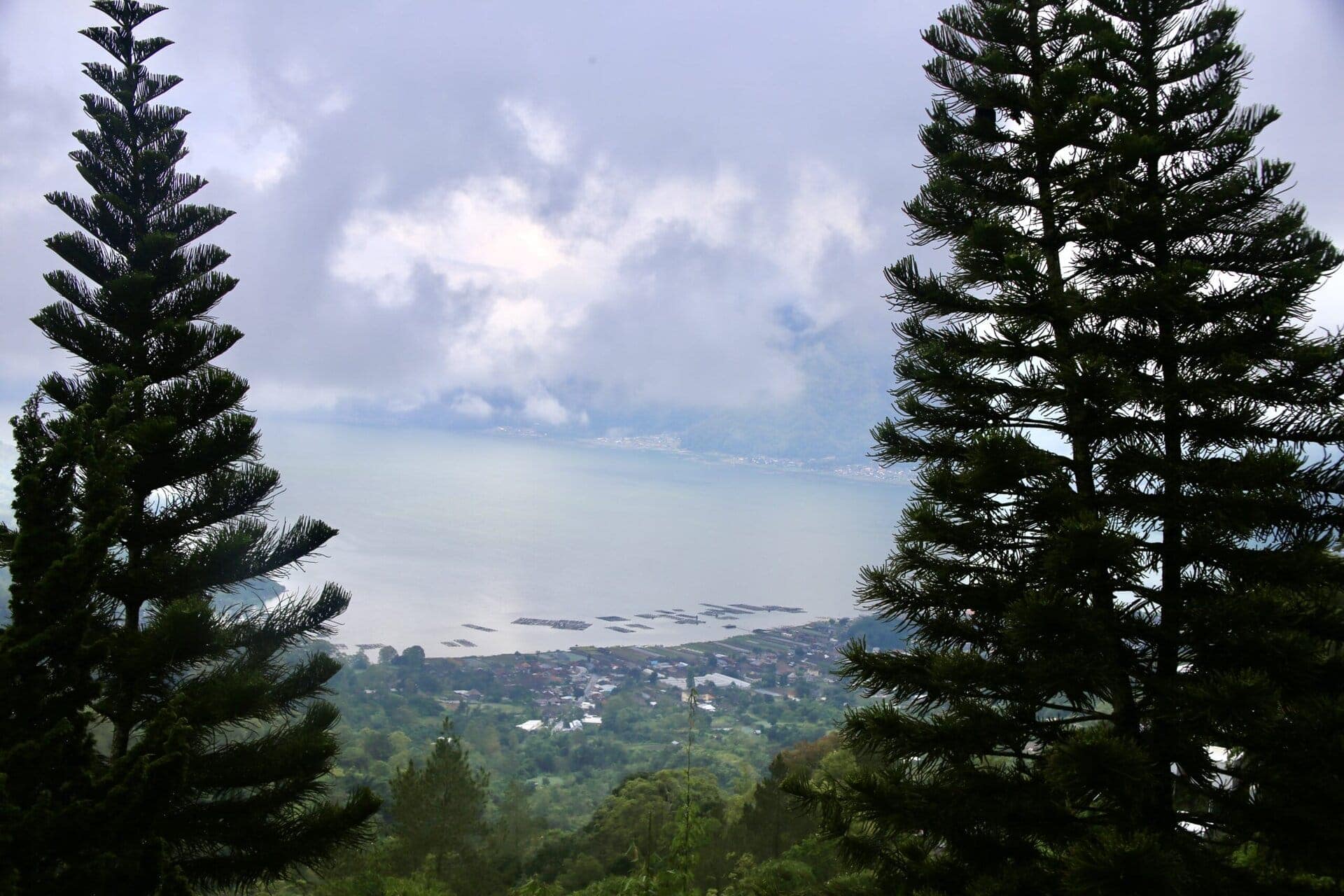 bali-indonesien-urlaub-norden-nordwesten-insel-sonne-strand-meer-aussicht-vogelperspektive-von-oben-reiseblog