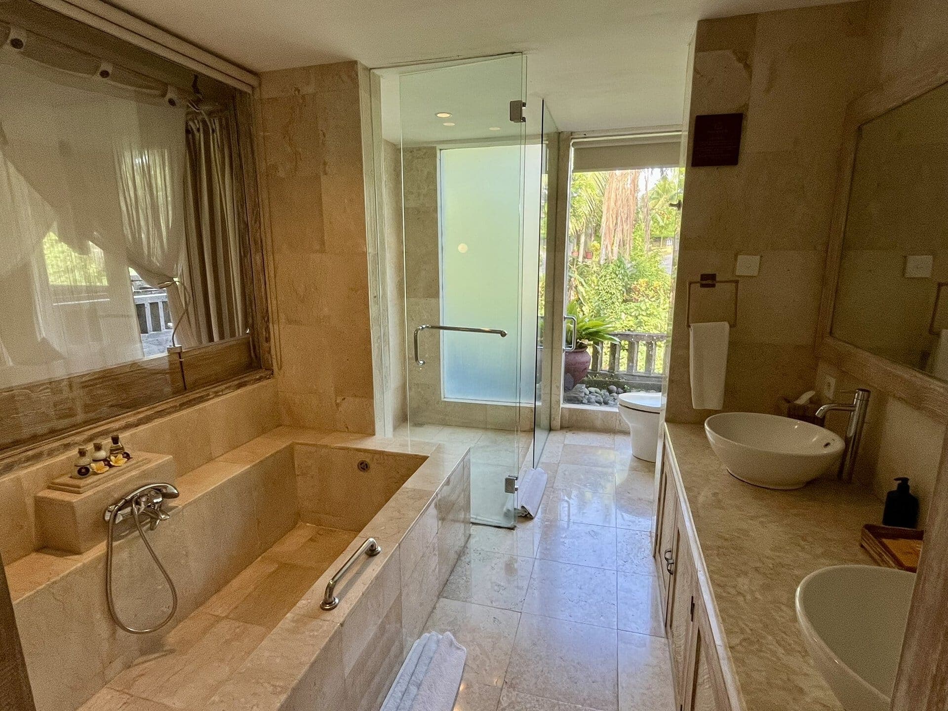 bali-indonesien-urlaub-norden-nordwesten-insel-sonne-strand-meer-bad-reiseblog