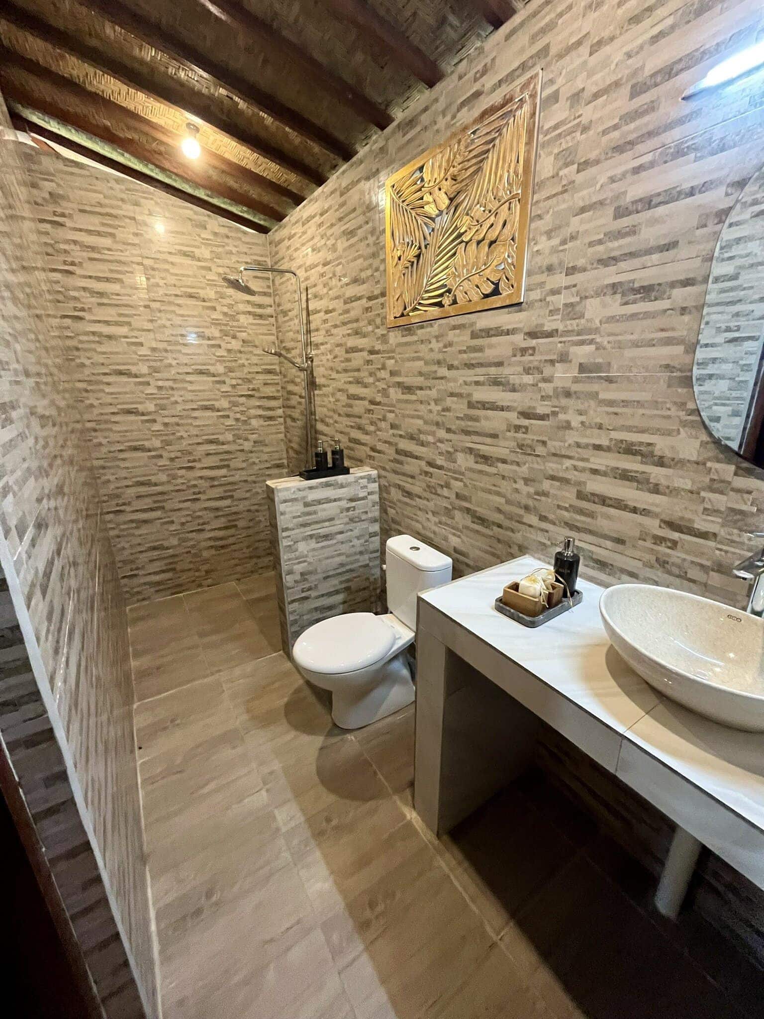 bali-indonesien-urlaub-norden-nordwesten-insel-sonne-strand-meer-bett-hotel-bad-reiseblog