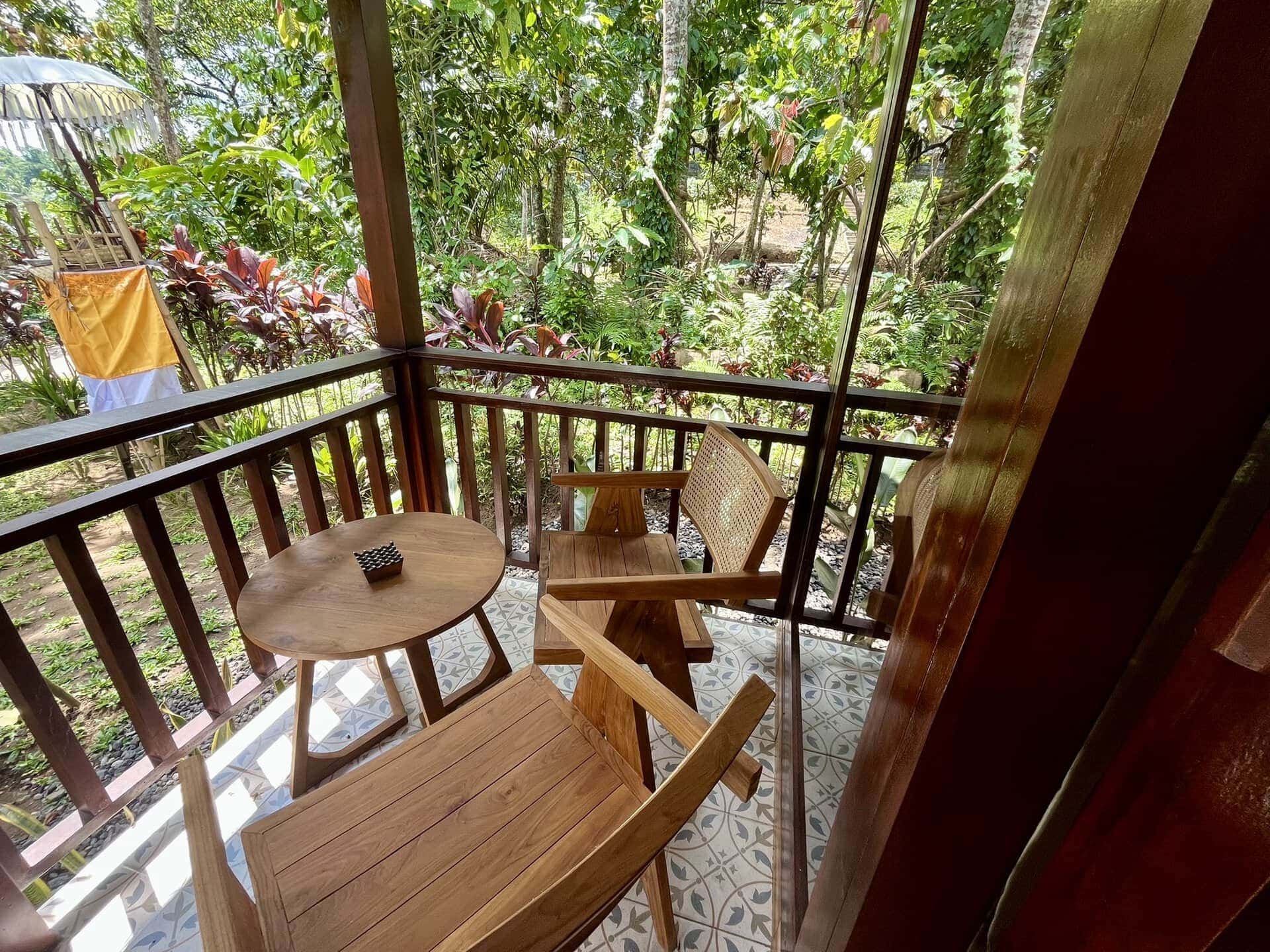 bali-indonesien-urlaub-norden-nordwesten-insel-sonne-strand-meer-bett-hotel-gruener-blick-reiseblog