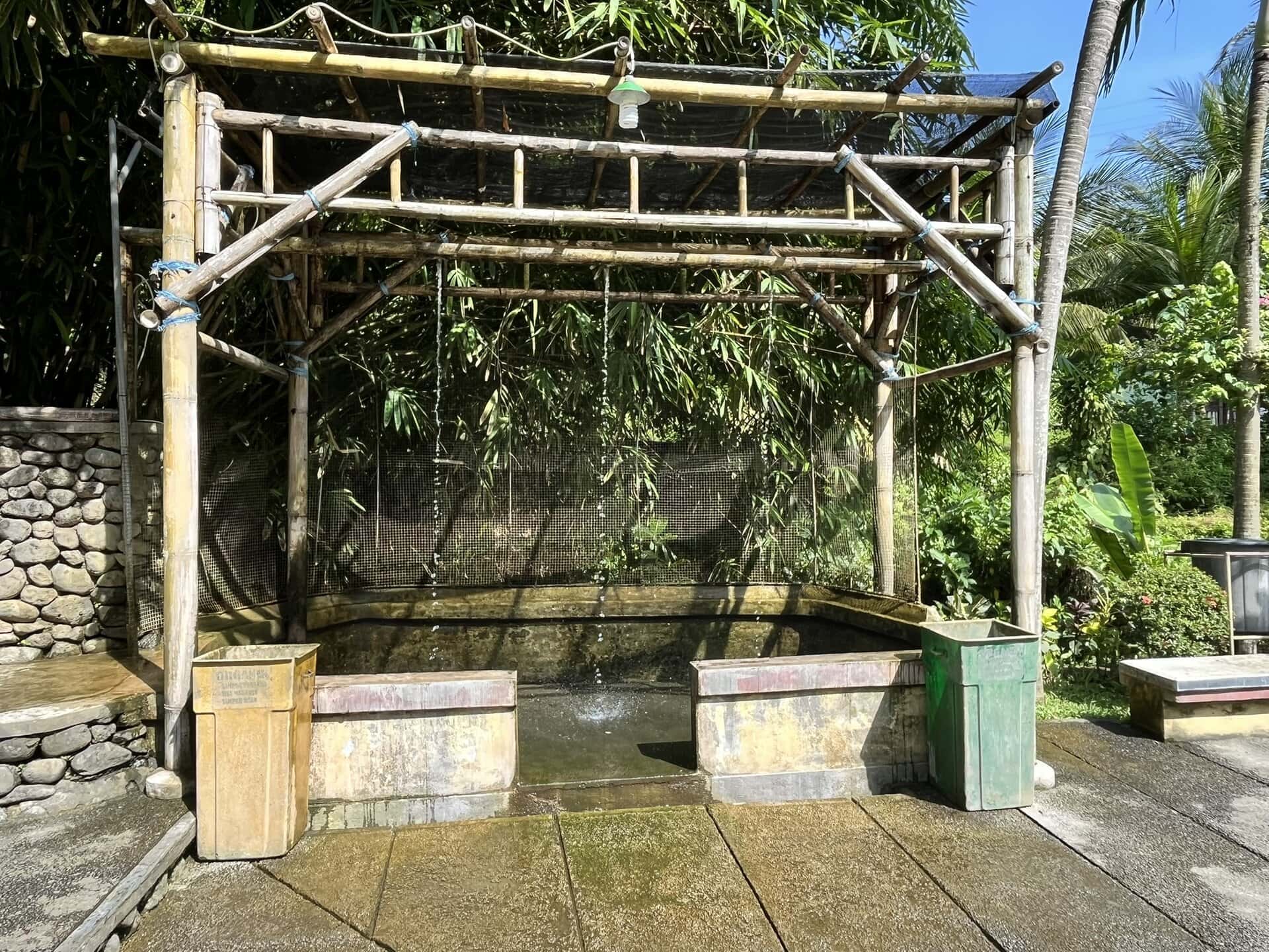 bali-indonesien-urlaub-norden-nordwesten-insel-sonne-strand-meer-freie-dusche-reiseblog