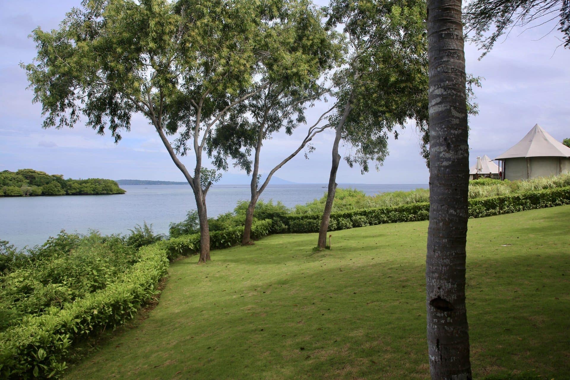 bali-indonesien-urlaub-norden-nordwesten-insel-sonne-strand-meer-palmenhotelpark-reiseblog