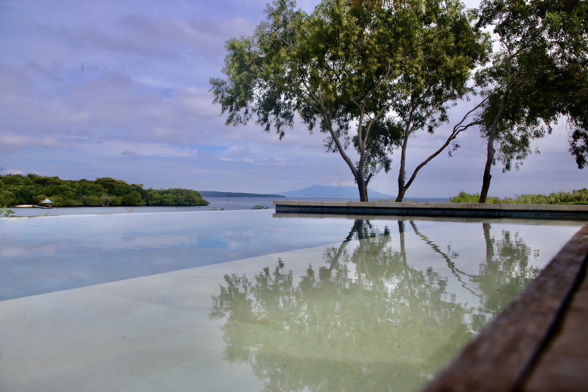 bali-indonesien-urlaub-norden-nordwesten-insel-sonne-strand-meer-pool-horizont-reiseblog