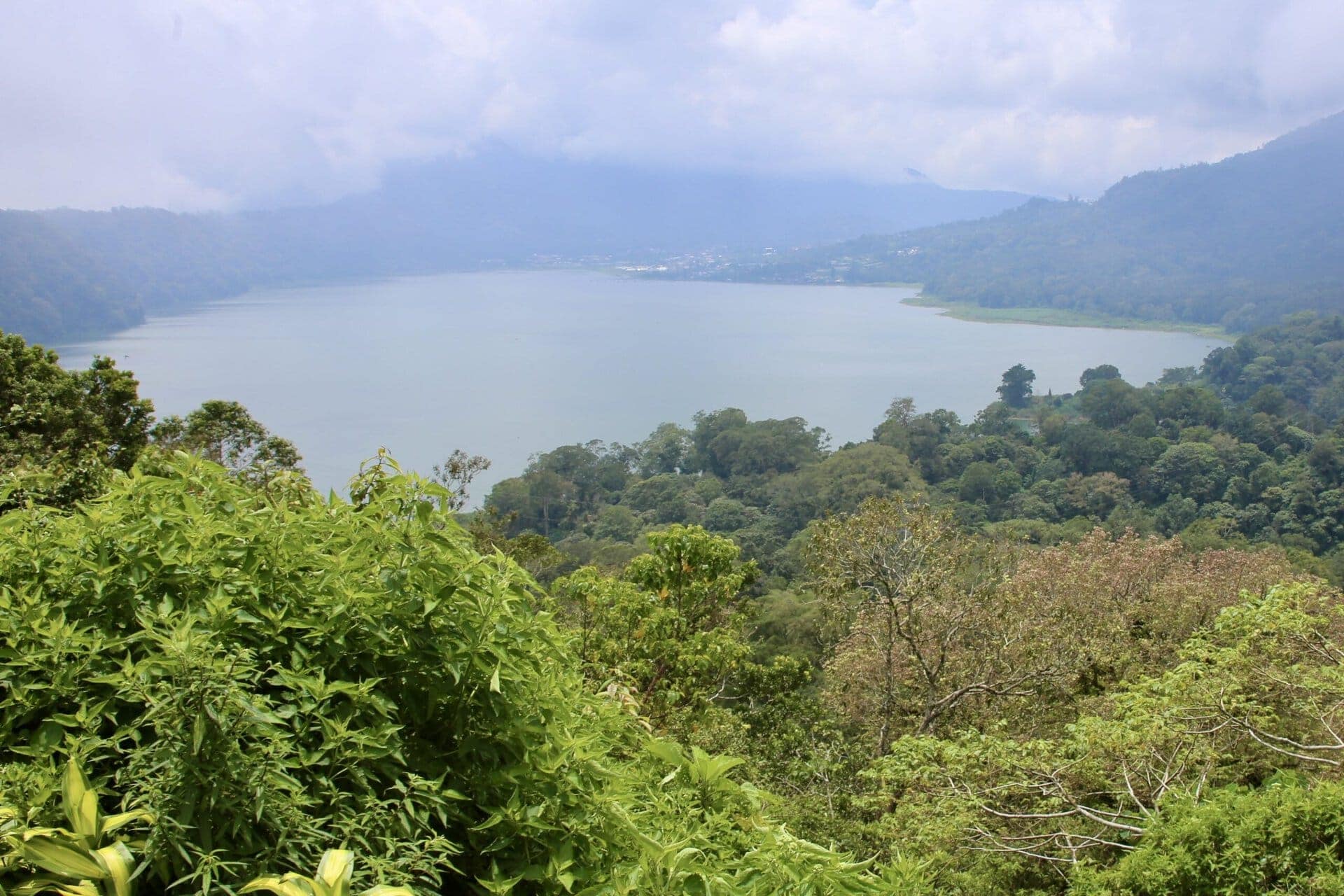 bali-indonesien-urlaub-norden-nordwesten-insel-sonne-strand-meer-sicht-auf-see-reiseblog