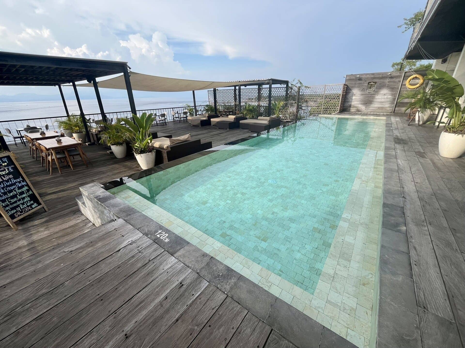 bali-indonesien-urlaub-sueden-suedosten-insel-sonne-strand-meer-sanur-nusa-penida-design-reiseblog