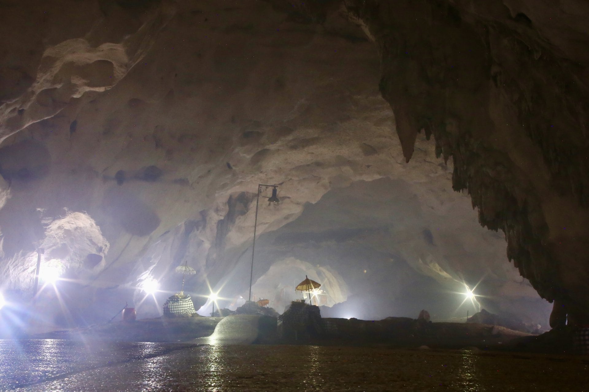 bali-indonesien-urlaub-sueden-suedosten-insel-sonne-strand-meer-sanur-nusa-penida-grotte-hoehle-reiseblog