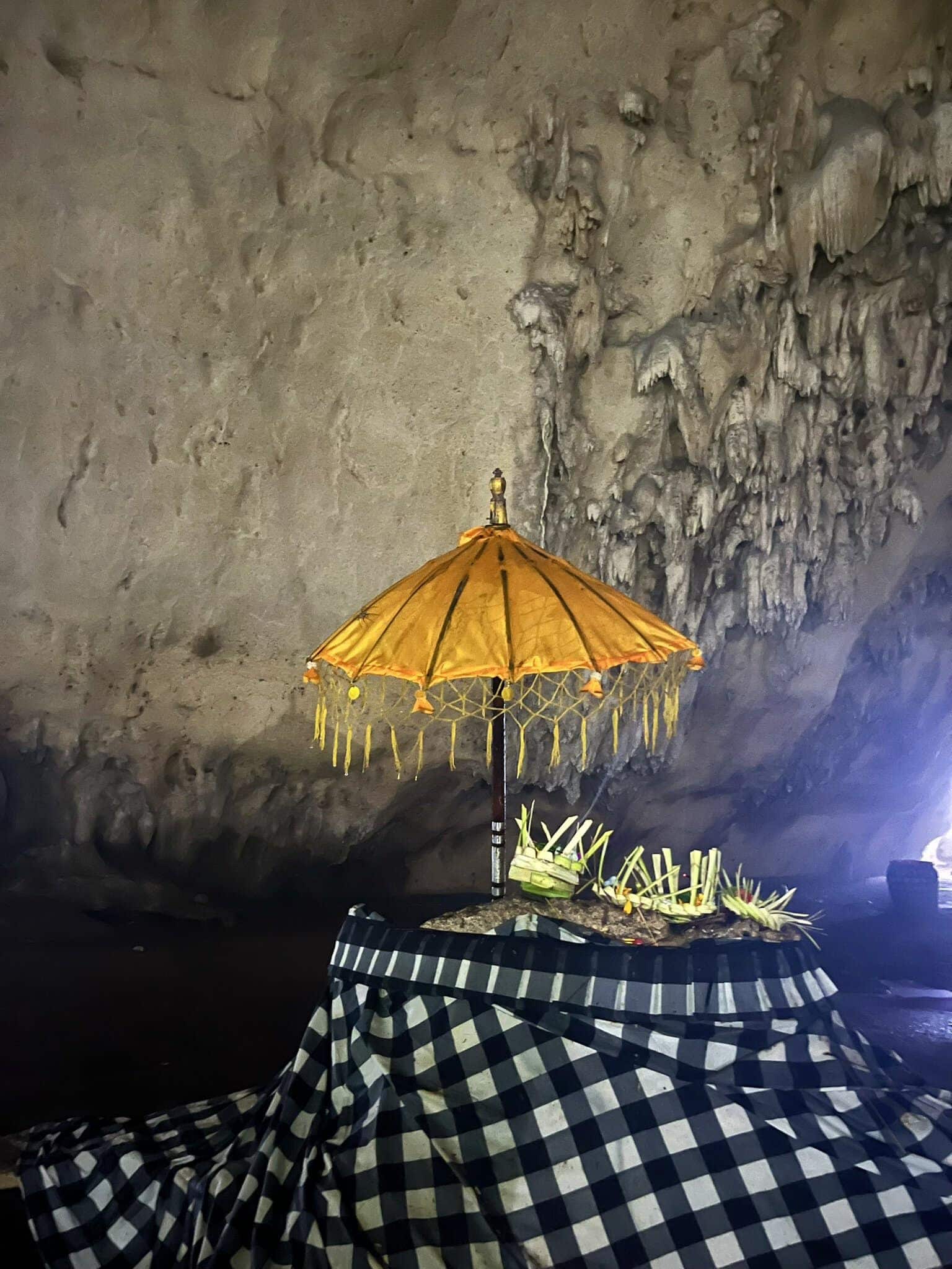 bali-indonesien-urlaub-sueden-suedosten-insel-sonne-strand-meer-sanur-nusa-penida-opfergaben-reiseblog