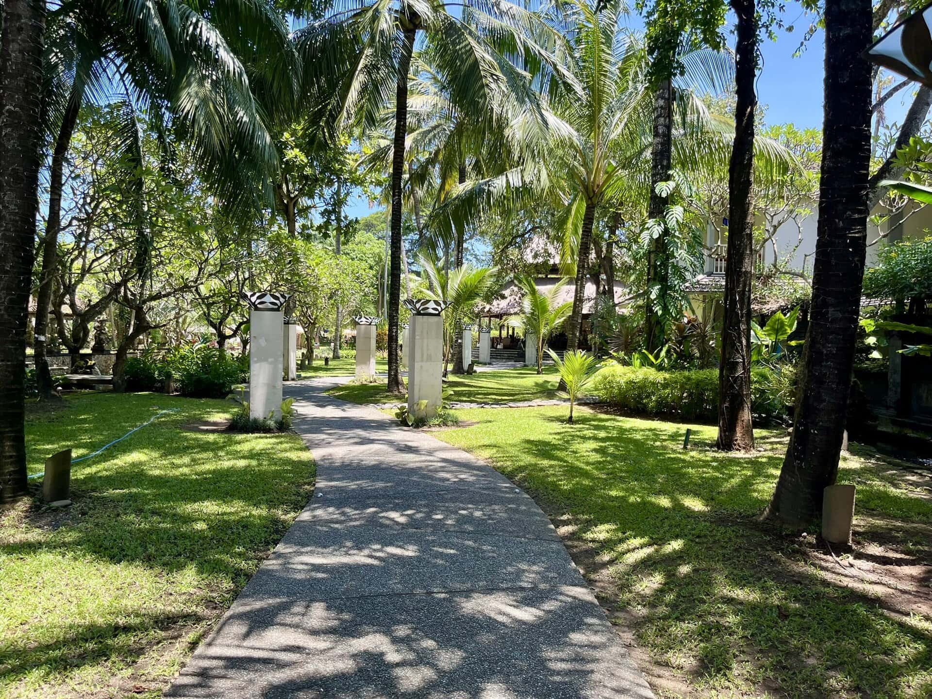 bali-indonesien-urlaub-sueden-suedosten-insel-sonne-strand-meer-sanur-nusa-penida-palm-park-reiseblog