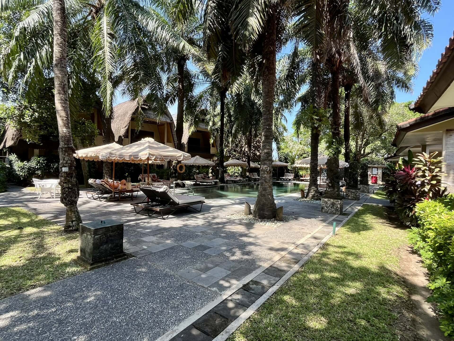 bali-indonesien-urlaub-sueden-suedosten-insel-sonne-strand-meer-sanur-nusa-penida-palm-pool-reiseblog