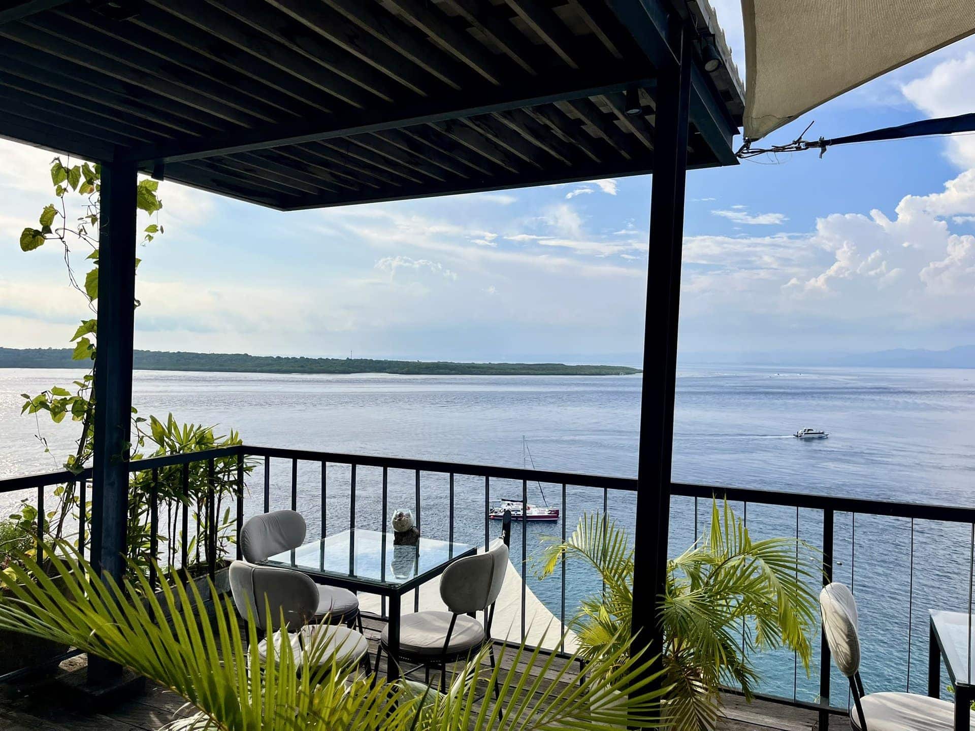 bali-indonesien-urlaub-sueden-suedosten-insel-sonne-strand-meer-sanur-nusa-penida-terrace-boat-reiseblog