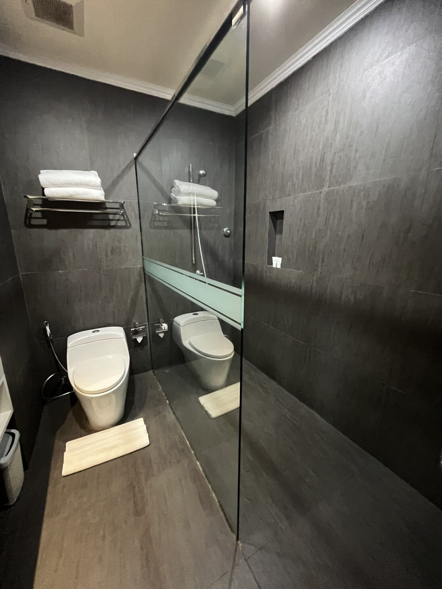 bali-indonesien-urlaub-sueden-suedosten-insel-sonne-strand-meer-sanur-nusa-penida-toilette-reiseblog