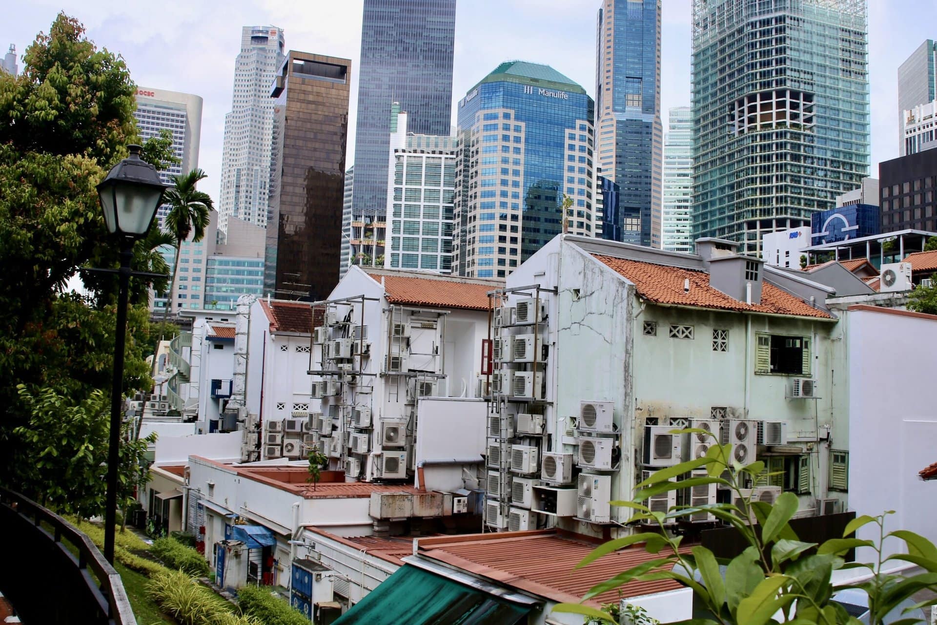 städtereise-singapur-reiseblog-indonesien-urlaub-architektur-hinterhof-reise