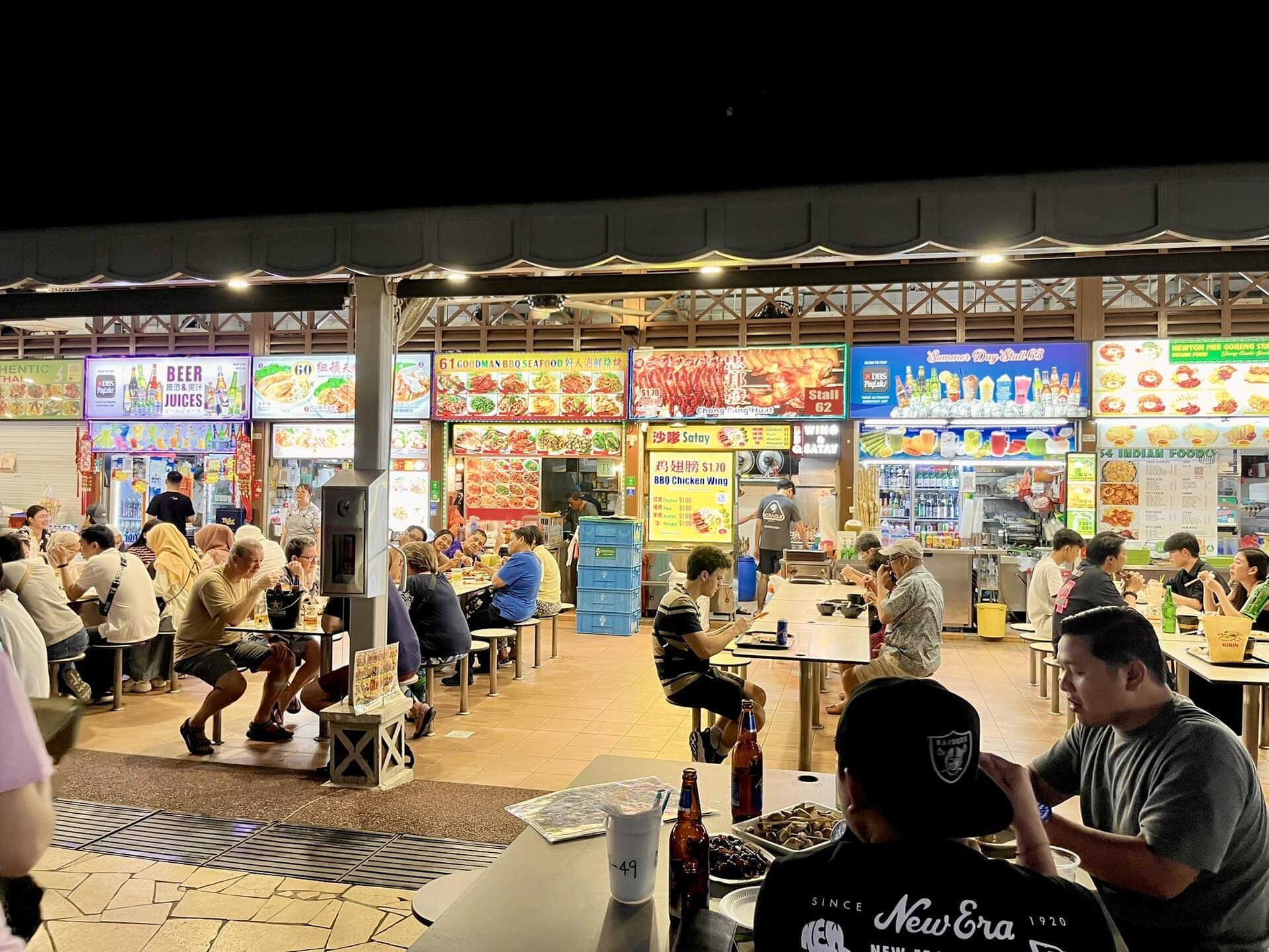 städtetreise-singapur-reiseblog-indonesien-urlaub-architektur-modern-fastfood-reise